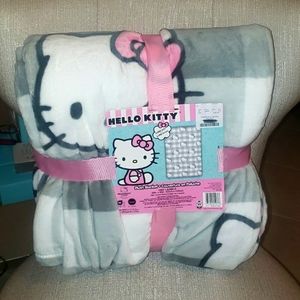 NWT...hello kitty blanket